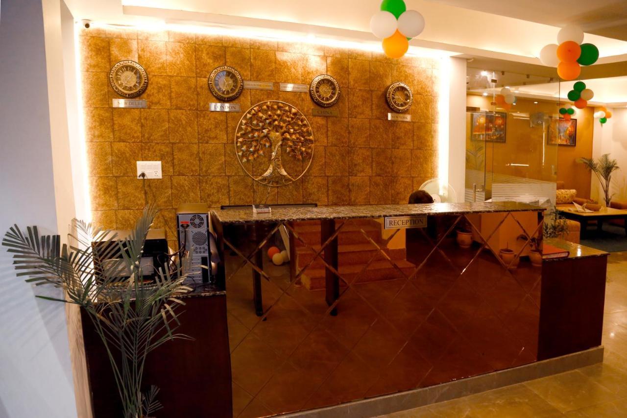 Airport Hotel Tashree Нью-Делі Екстер'єр фото