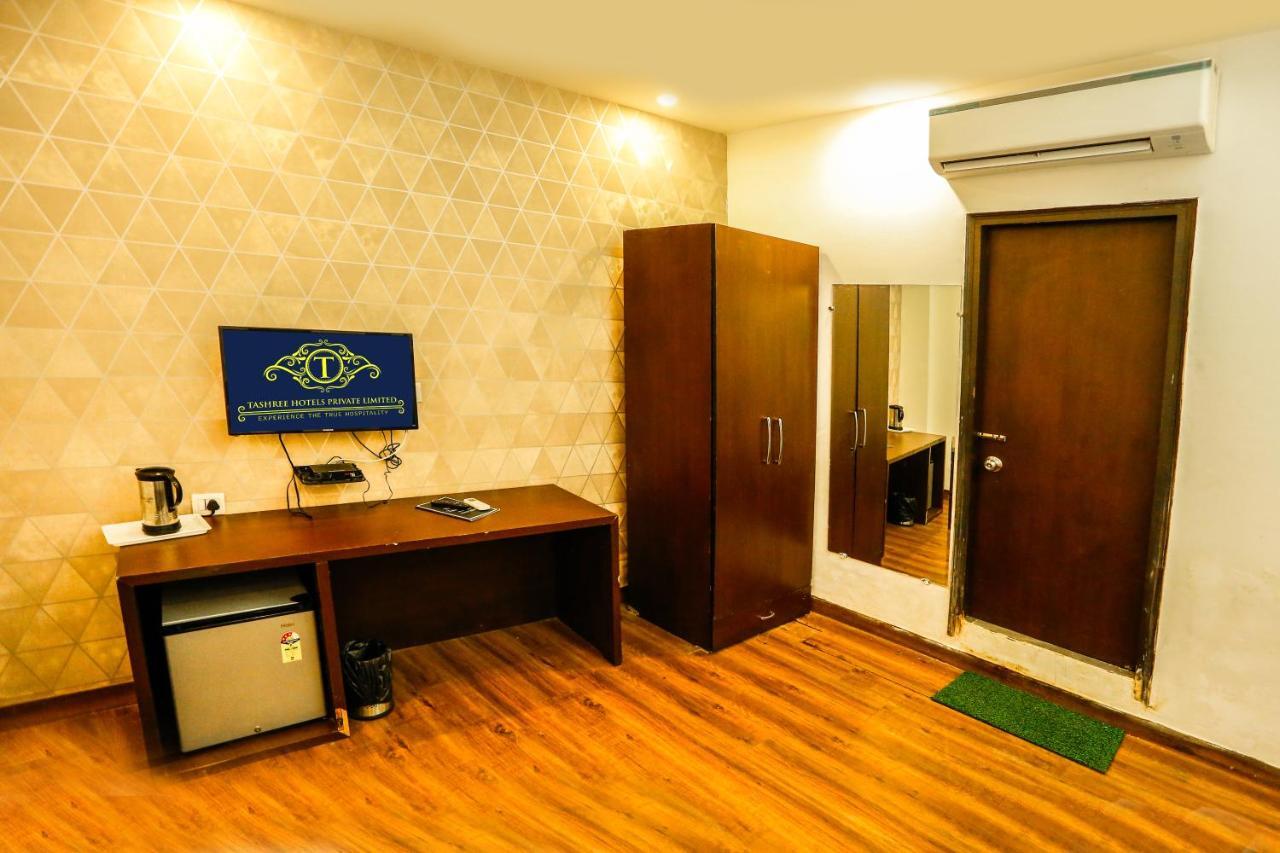 Airport Hotel Tashree Нью-Делі Екстер'єр фото